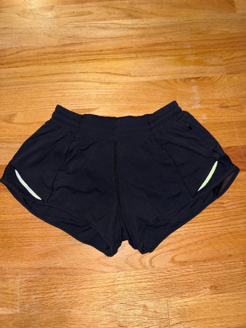 Lululemon | Hotty Hot Low-Rise Black Lined Shorts | Size 2